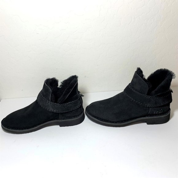 NEW UGG WOMEN'S MCKAY‎ ANKLE SUEDE SHEARLING LINED BOOTS BOOTIES BLACK - Picture 9 of 9